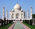 300px-Taj_Mahal_in_March_2004.jpg